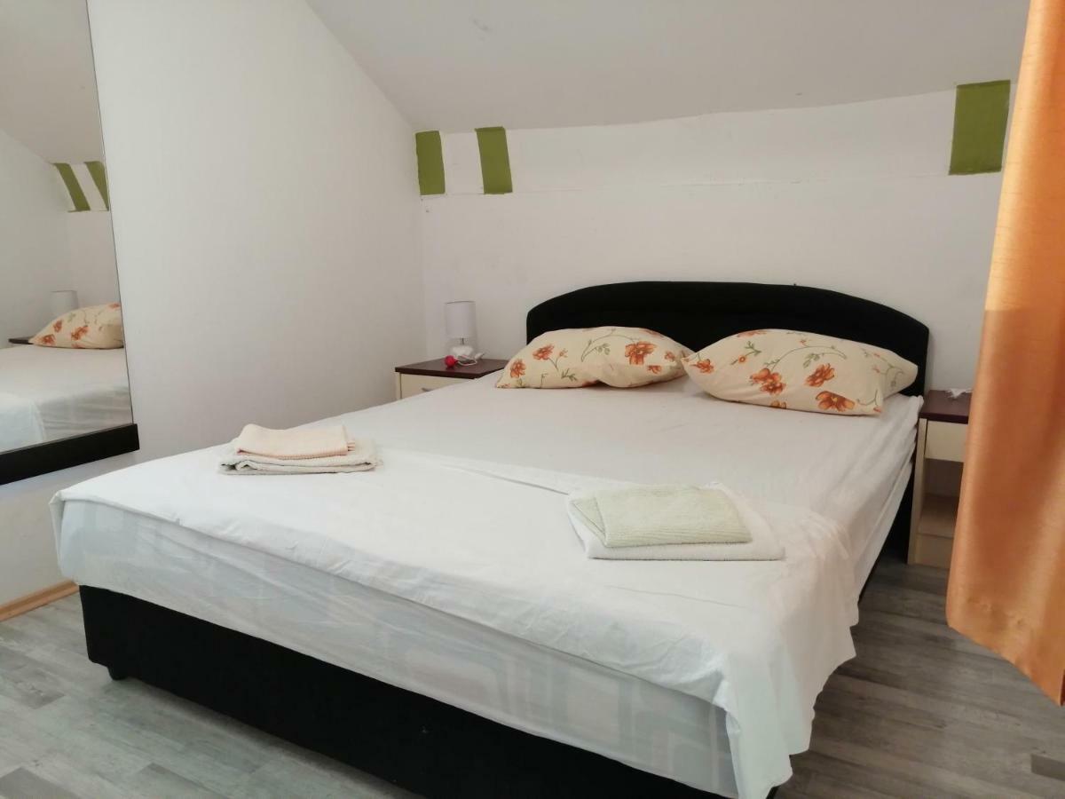 Apartmani Petra ヴーシ エクステリア 写真